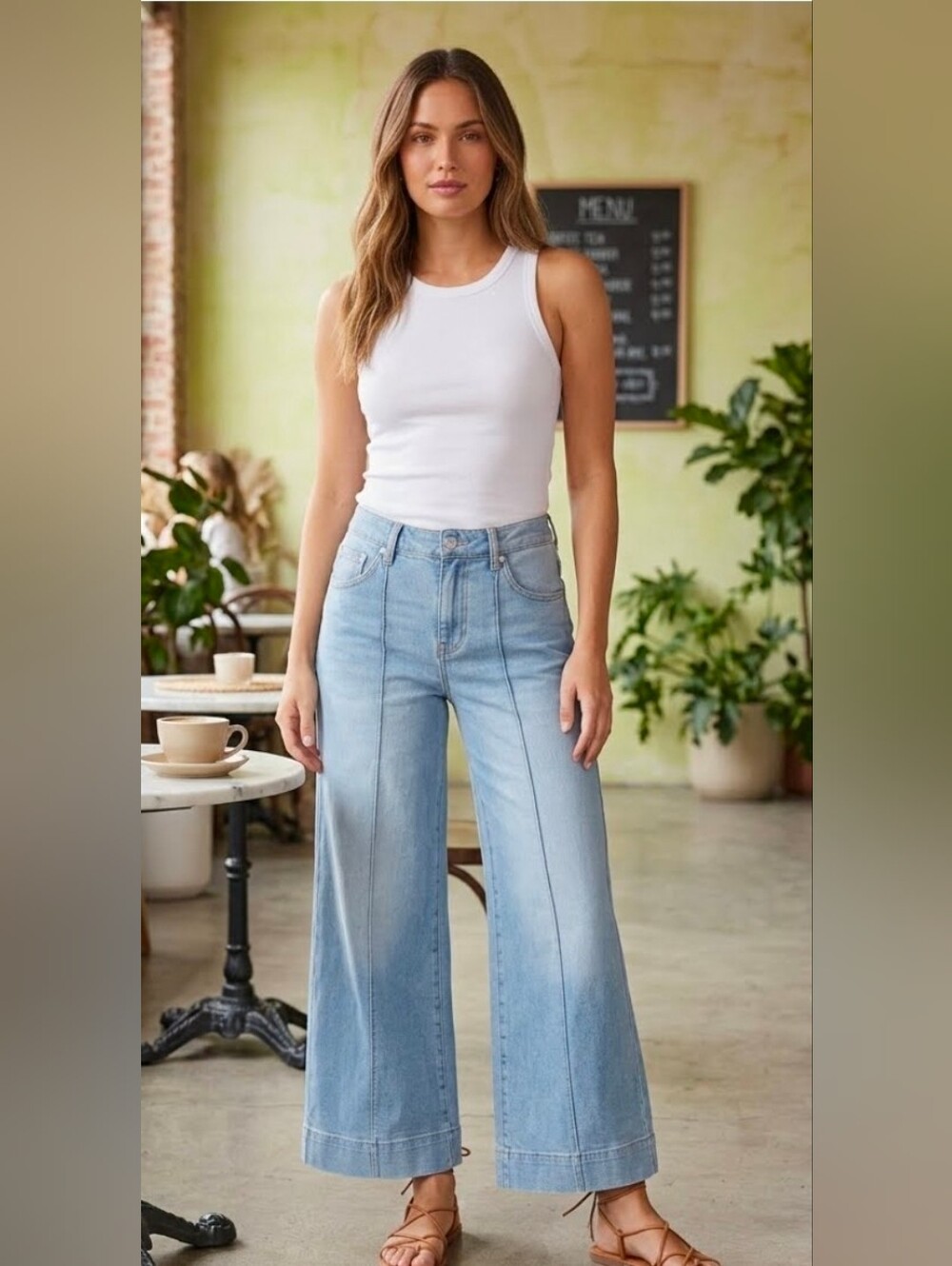 Juicy Couture Light Wash Wide-Leg Jeans with Front Seams Size 0/24 NWT